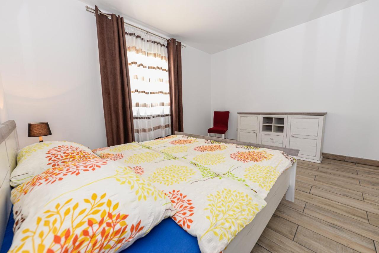 Apartments Amfora - Cozy And Modern Apartments For Up To 15 People, 100M From The Sea And Beach ستارا نوفالجا المظهر الخارجي الصورة