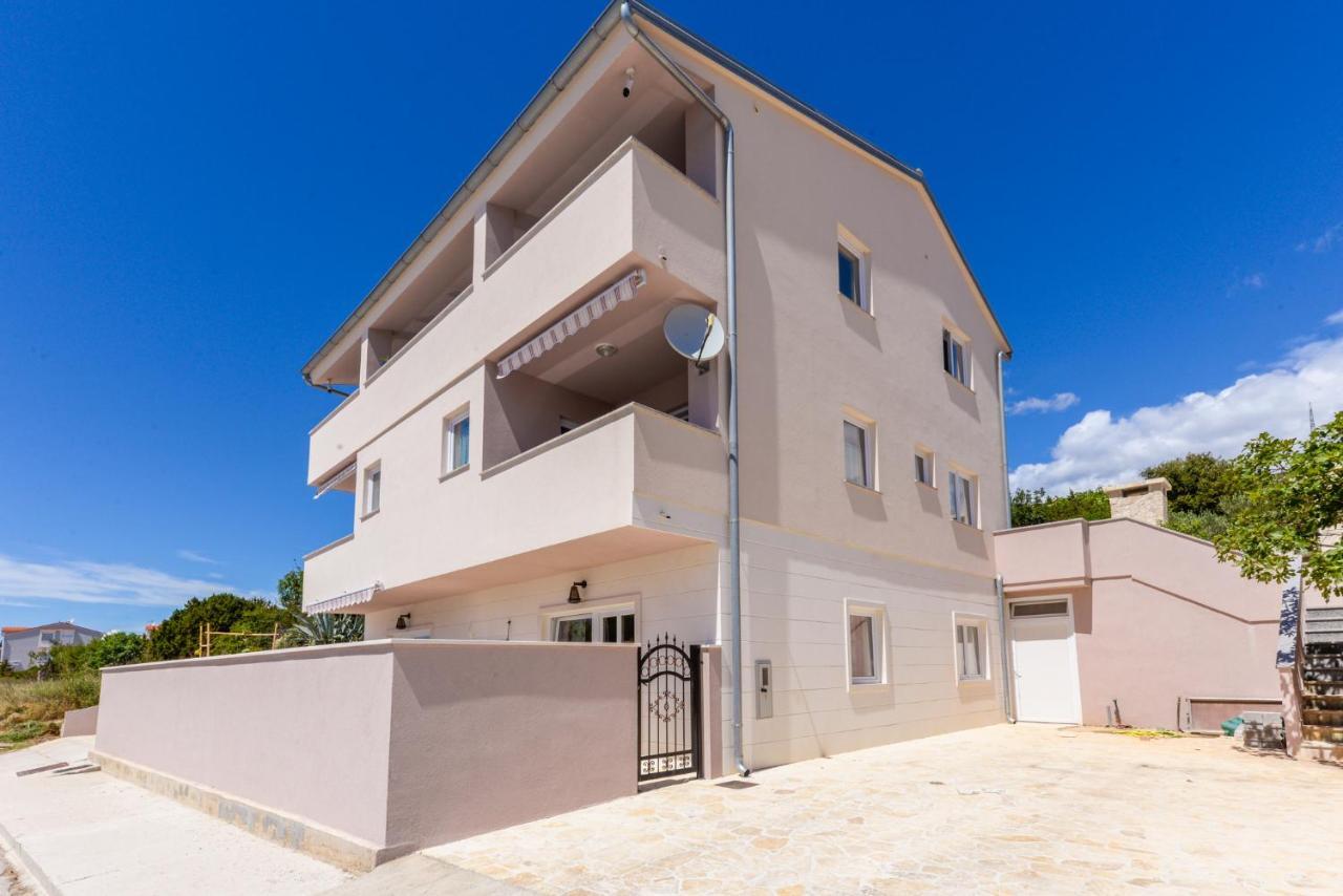 Apartments Amfora - Cozy And Modern Apartments For Up To 15 People, 100M From The Sea And Beach ستارا نوفالجا المظهر الخارجي الصورة